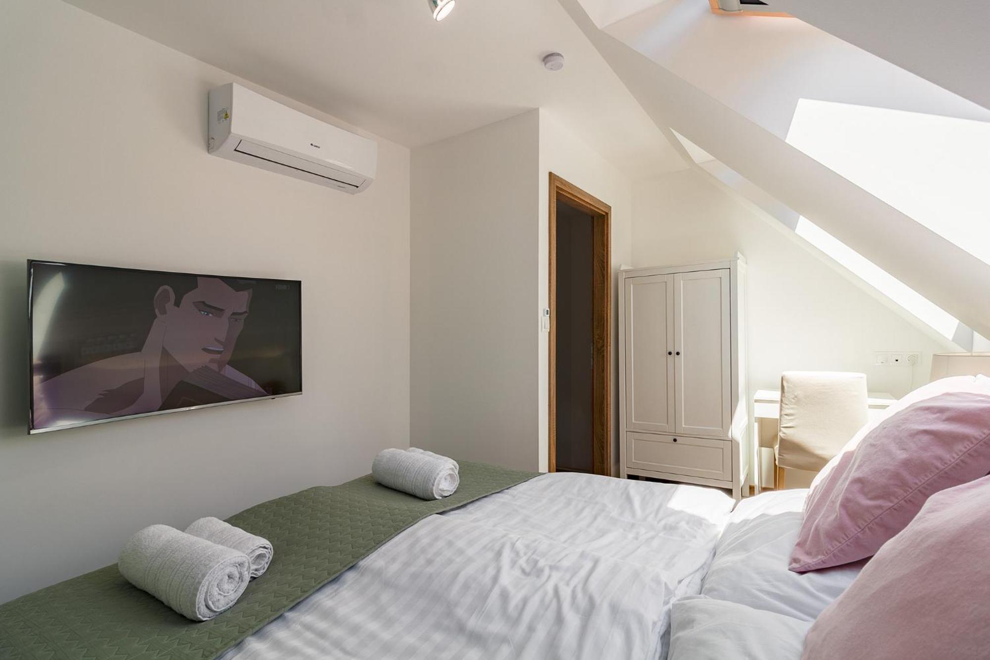 Monbuhim Twin Apartment Veszprém Екстериор снимка