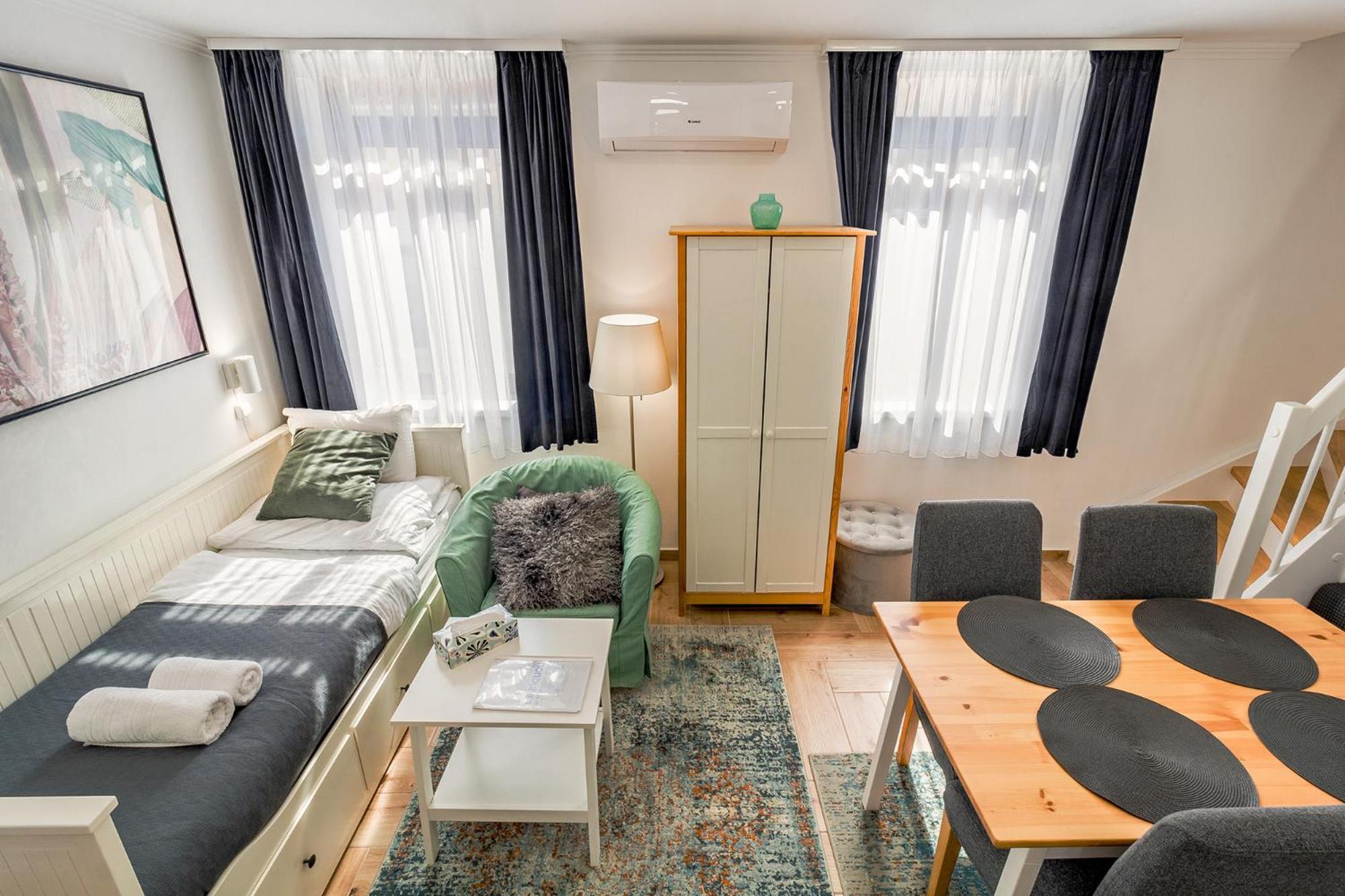 Monbuhim Twin Apartment Veszprém Екстериор снимка