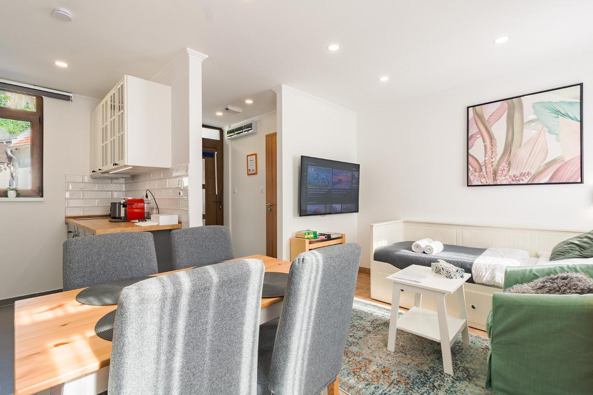 Monbuhim Twin Apartment Veszprém Екстериор снимка